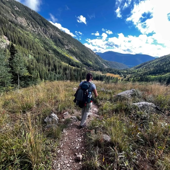 Meet your Posher, Alyssa - Picture 6 of 7